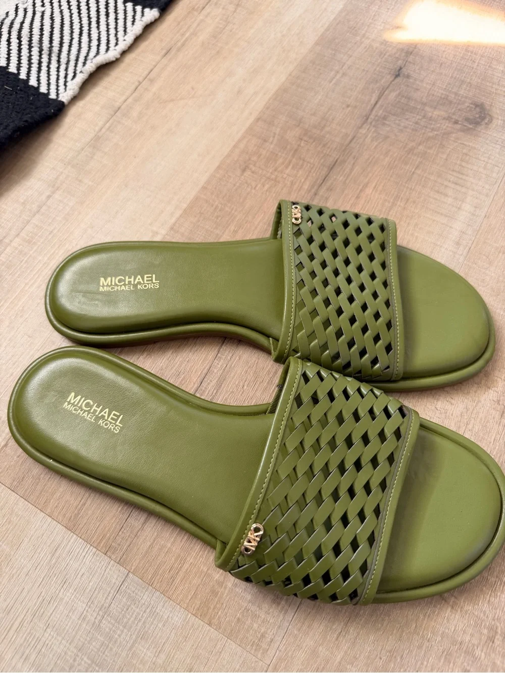 MICHAEL Michael Kors sleek slide